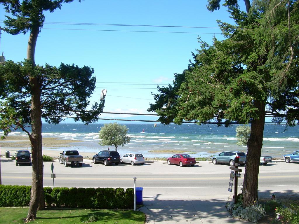 Davis Bay Bed & Breakfast Сечелт Екстер'єр фото