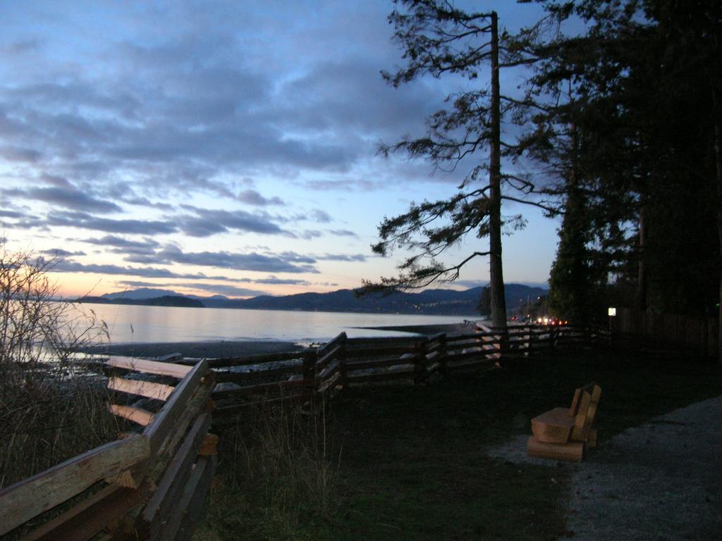 Davis Bay Bed & Breakfast Сечелт Екстер'єр фото