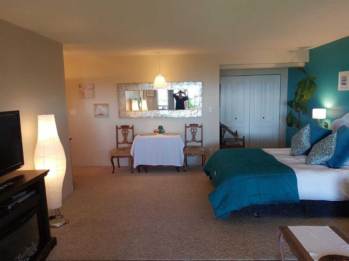 Davis Bay Bed & Breakfast Сечелт Екстер'єр фото